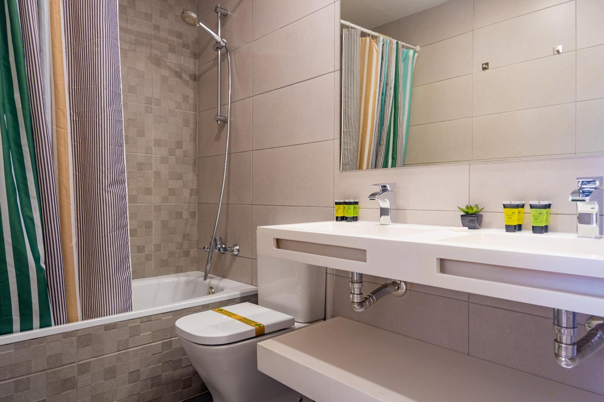 Lägenhet With Pool-2bedrooms 2bathrooms-malaga